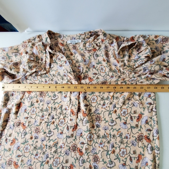 Rose + Olive Contrast Floral Print Tunic Size 1X Lightweight Spring Top Office - Picture 5 of 9